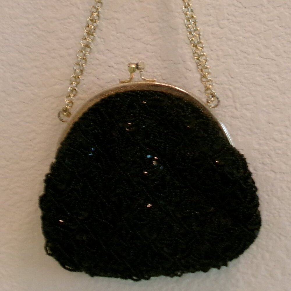NWOTS, BLACK, BEADS WITH SEQUINS, GOLD CHAIN HANDEL, EVENING BAG, MADE IN MACAU